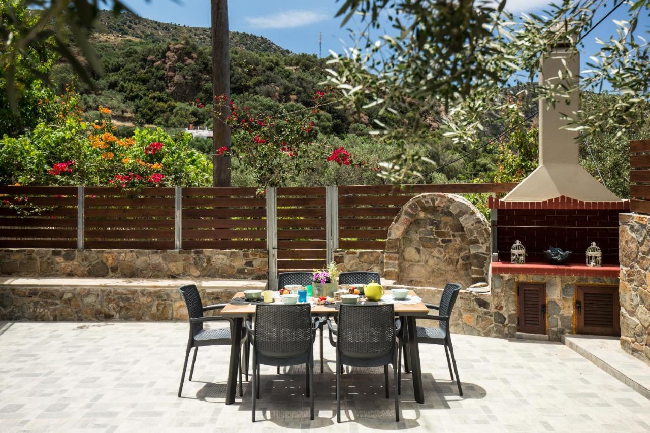 Tzouganos Villa Sfinarion Bagian luar foto