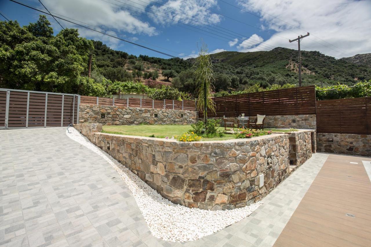Tzouganos Villa Sfinarion Bagian luar foto