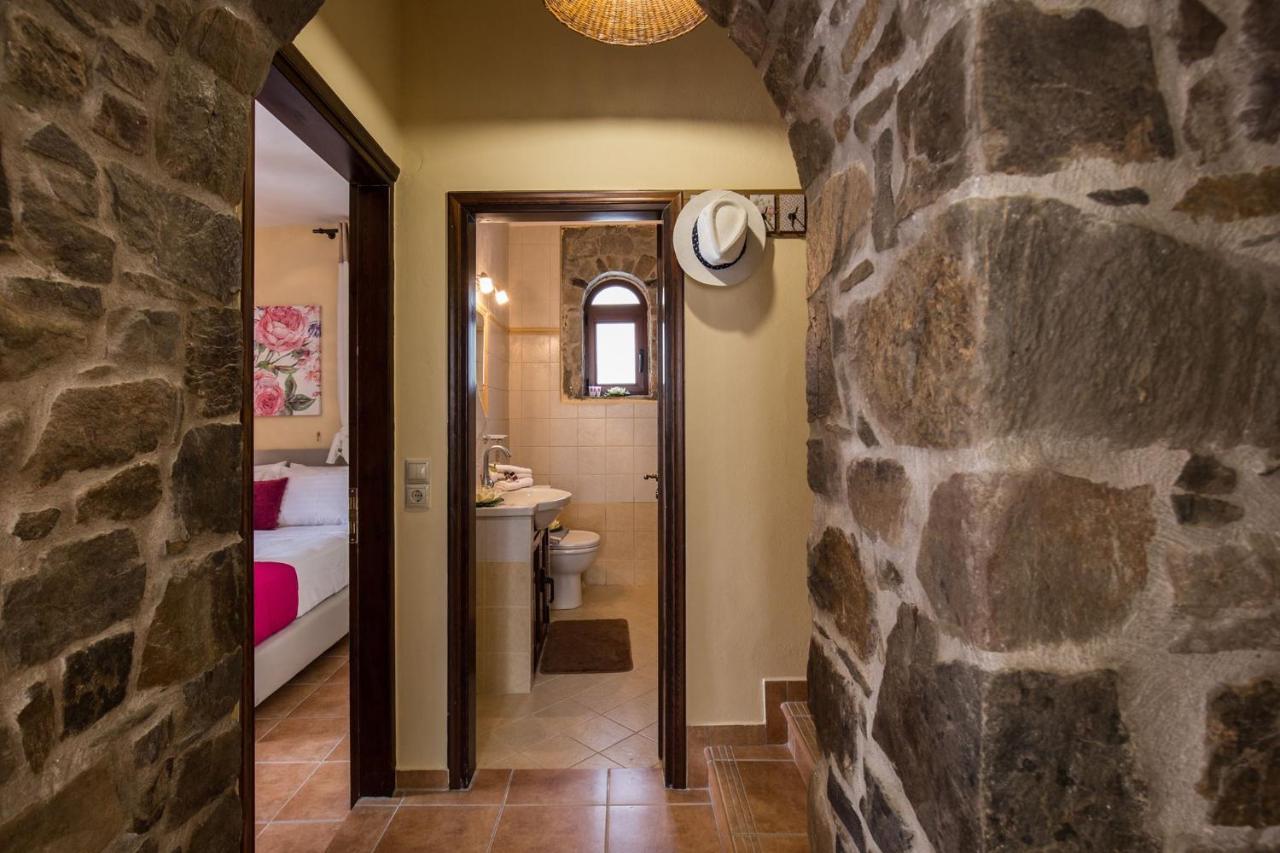 Tzouganos Villa Sfinarion Bagian luar foto